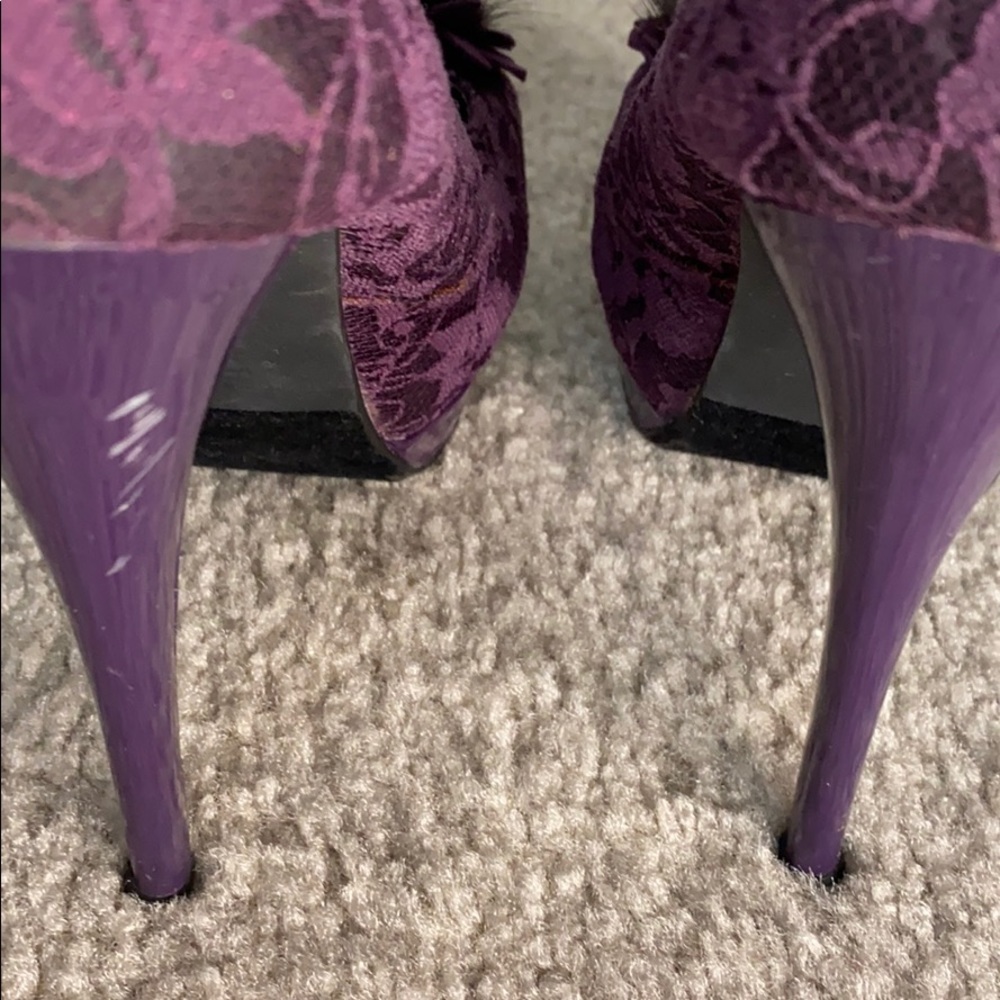 Heels - Picture 2 of 2